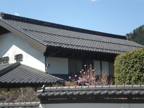 瓦屋根から錆に強くて軽いステンレスの屋根に 屋根改修工事 山梨県富士吉田市 甲府市のリフォーム カトリホーム