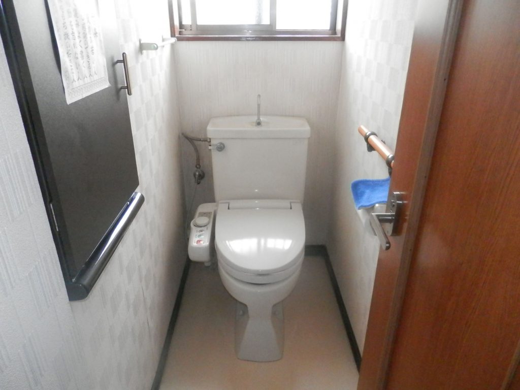 クロスに遊び心を♪1Dayトイレ交換工事